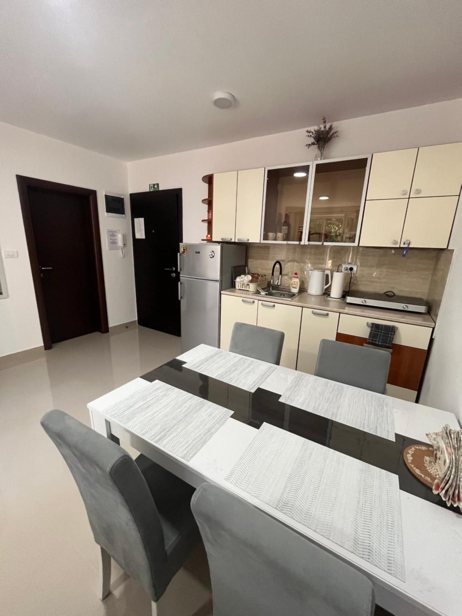 Apartman Miletic Ostrovo Esterno foto
